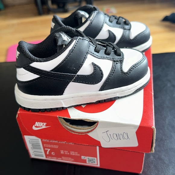 NIKE DUNK LOW PANDAS 7C - Picture 4 of 7